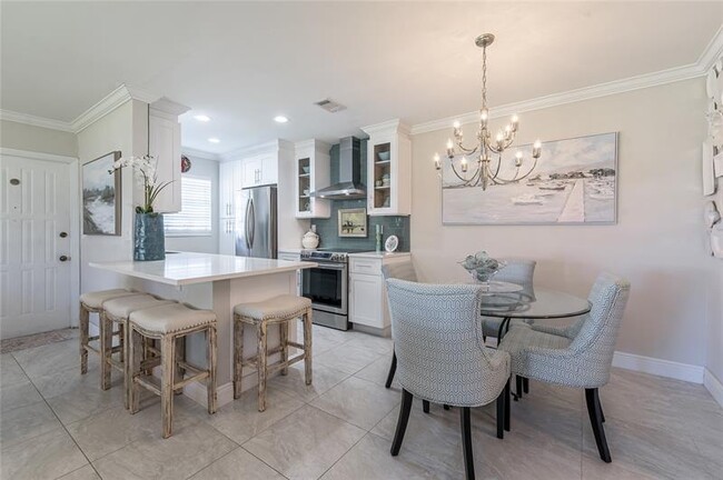 Photo - 1130 Cir Terrace W