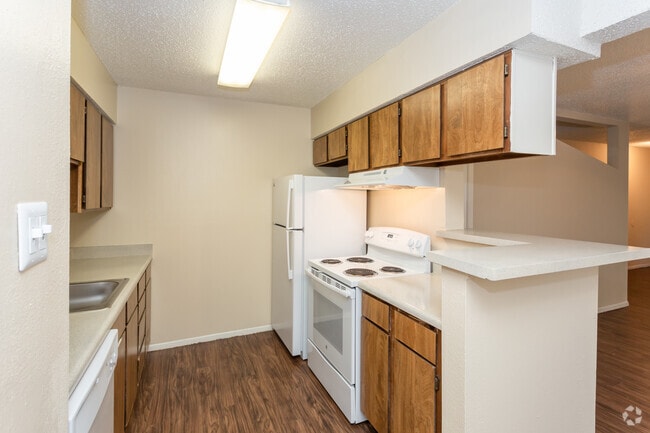 1BR 1.5BA - 844 SF
