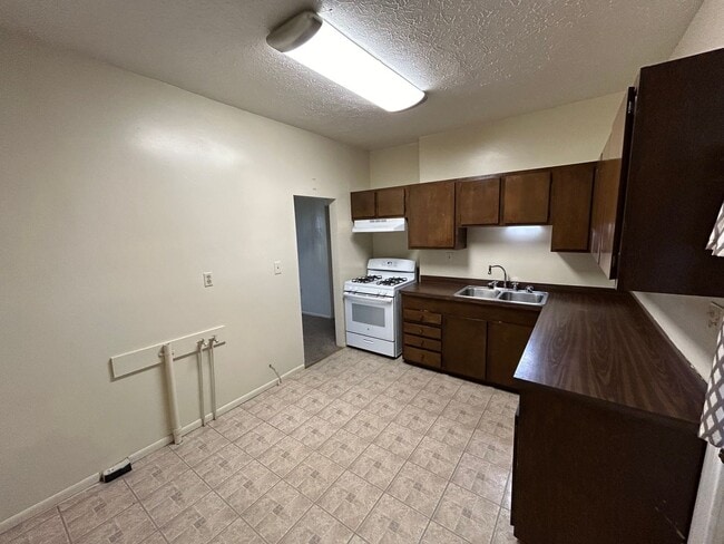 Photo - 121 Chestnut St Unidad 121 Chestnut St DOWN