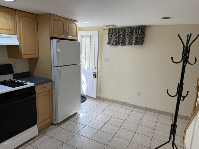 Photo - 284 Semton Blvd Unit Lower level