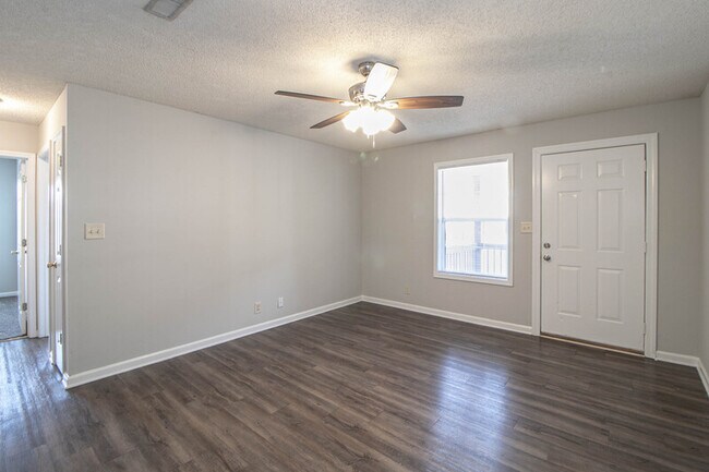 Photo - 145 Darlene Dr Unit D