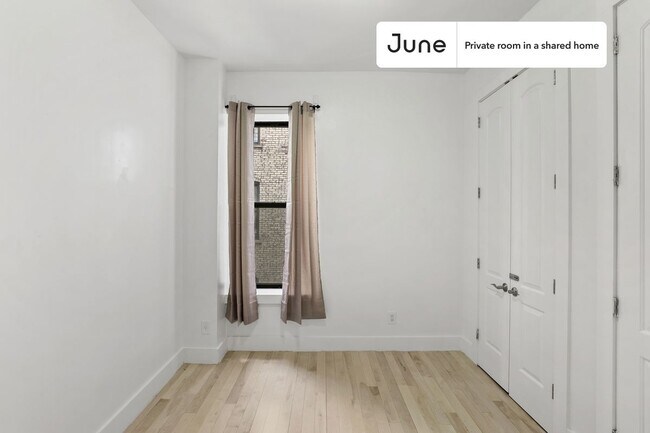 Room in Shared 4 bed/2 bath home in West Harlem