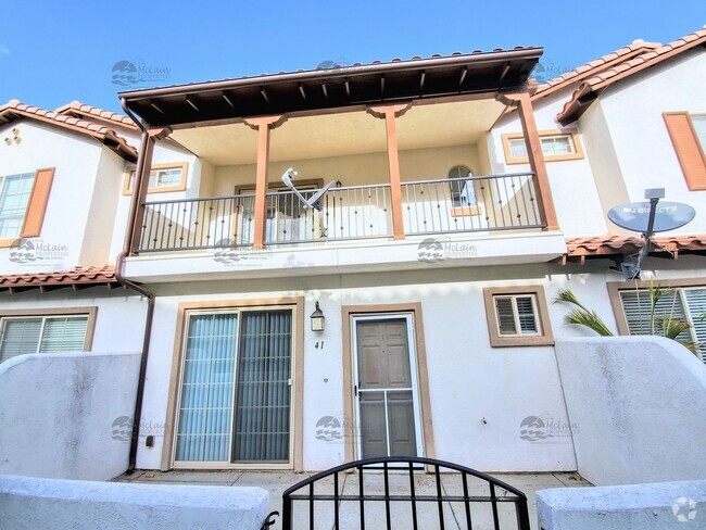 Building Photo - Fantastic Town home off of 76 with A/C.