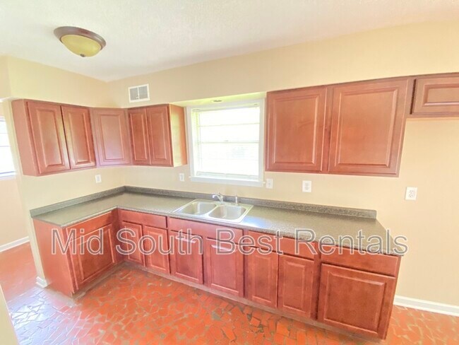 Photo - 341 Whiteville Ave