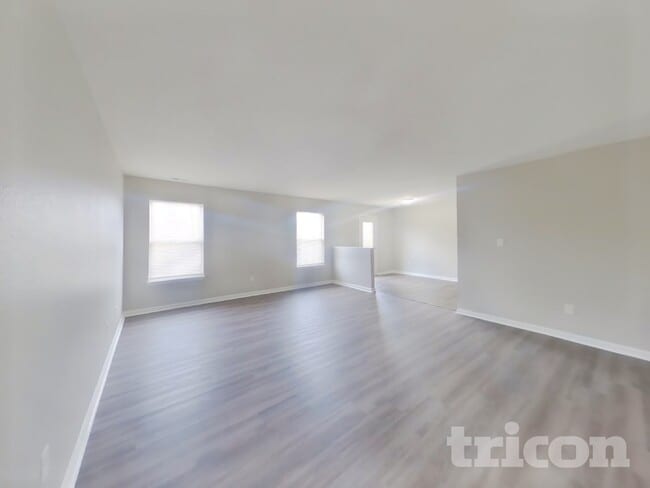 Photo - 703 Sweet Creek Dr