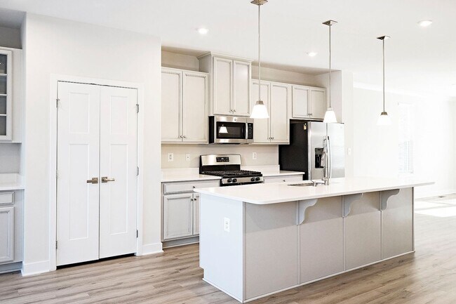 Photo - Move-In Ready End-Unit Townhome in Forest Lakes North