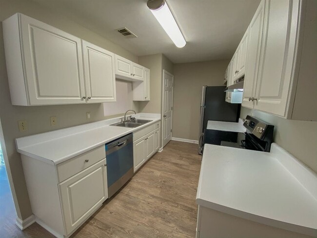 Photo - 2416 Manzanita Ct