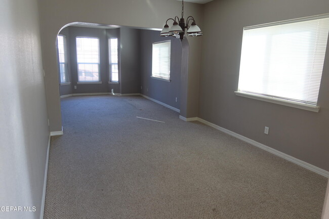 Photo - 943 Via Descanso Dr