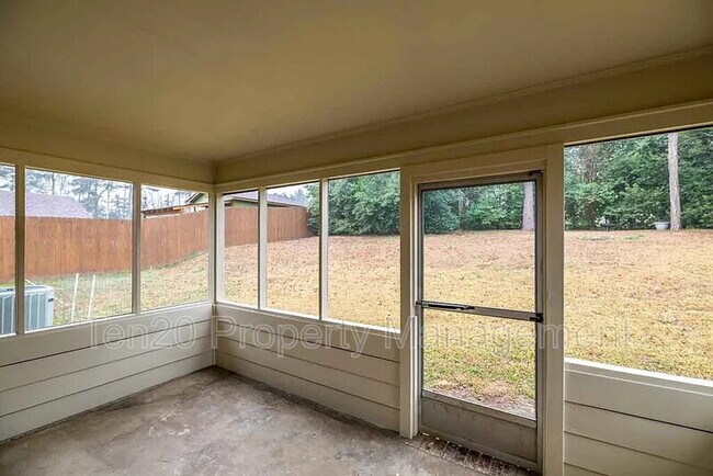 Photo - 5207 Grady Dr