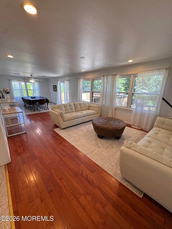Photo - 275 Garfield Ave