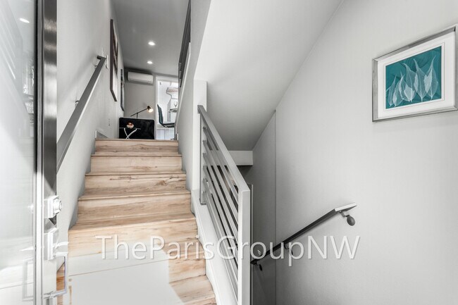 Photo - 3078 SW Avalon Way