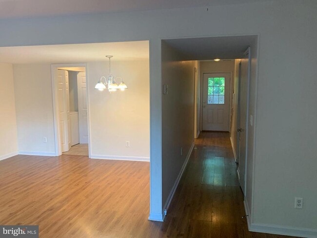 Photo - 133 Woodlake Dr