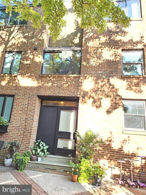 Photo - 801 South St