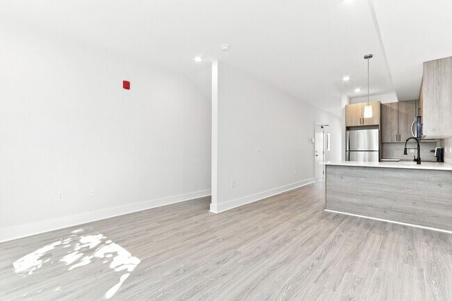 950 N 43rd St Unit 950 N 43rd - Unit 2