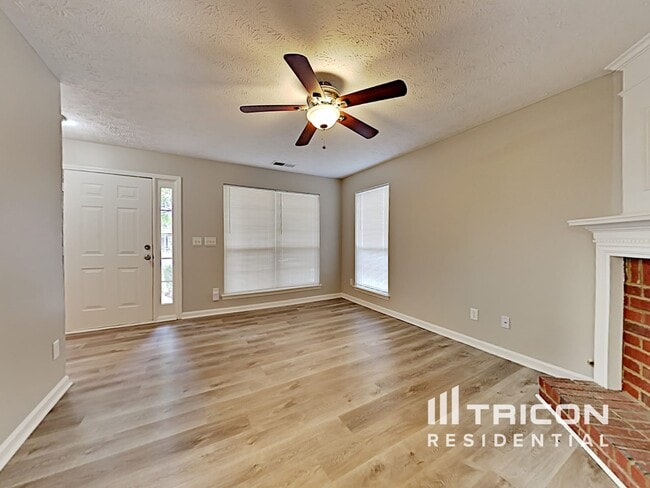 Photo - 915 Riley Farm Ln