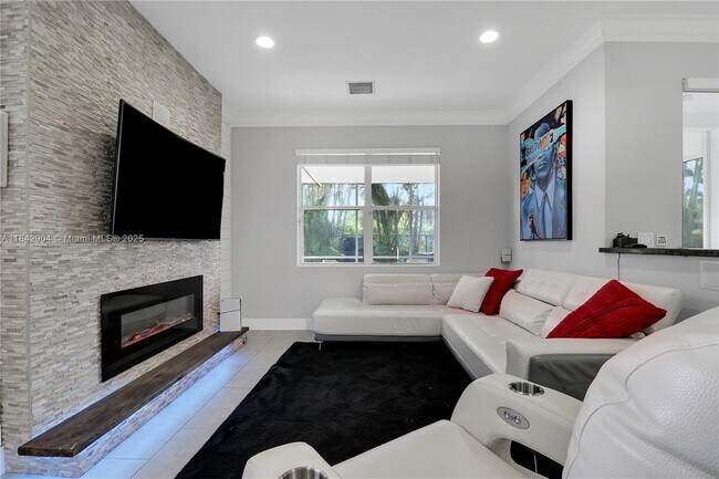 Photo - 6047 Seminole Gardens Cir