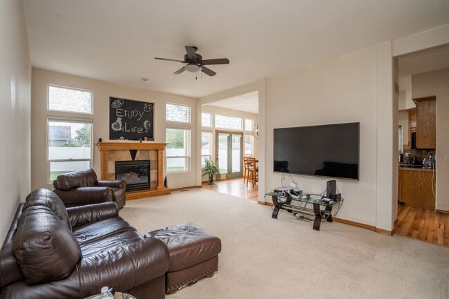 Photo - 129 53rd Ave
