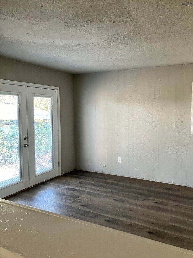 1628 Hamlin Ave