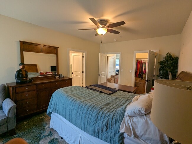 Master Bedroom - 225 W Pastorius St