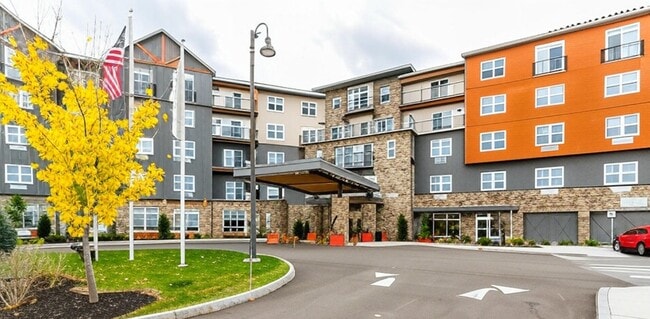 Building Photo - 205 Lakeshore Dr Unit 406