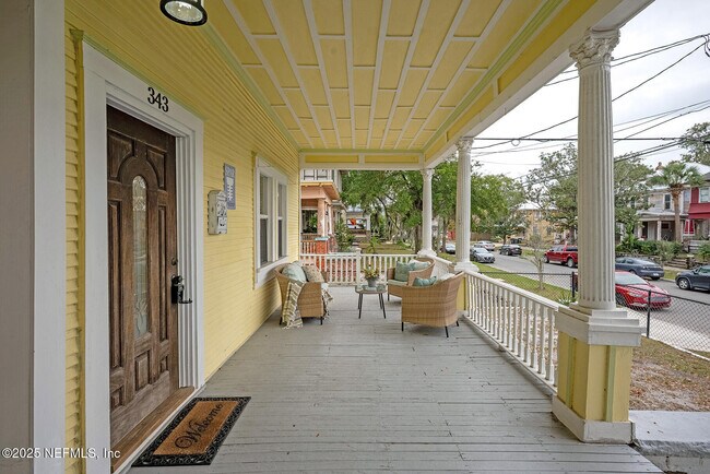 Photo - 343 7th St W