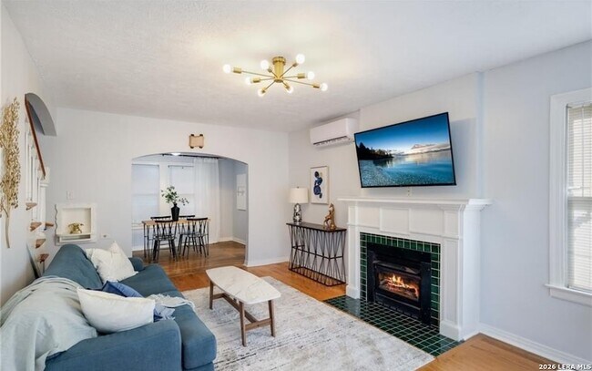 Photo - 422 Pershing Ave