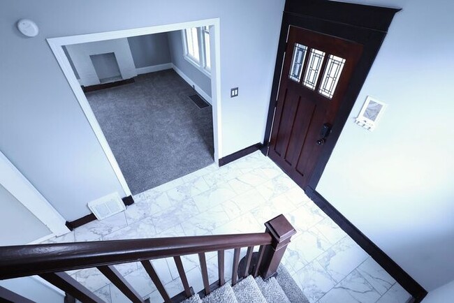 Photo - 1598 Pilgrim St