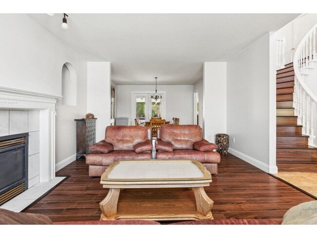 Photo - 8118-153A 153a St