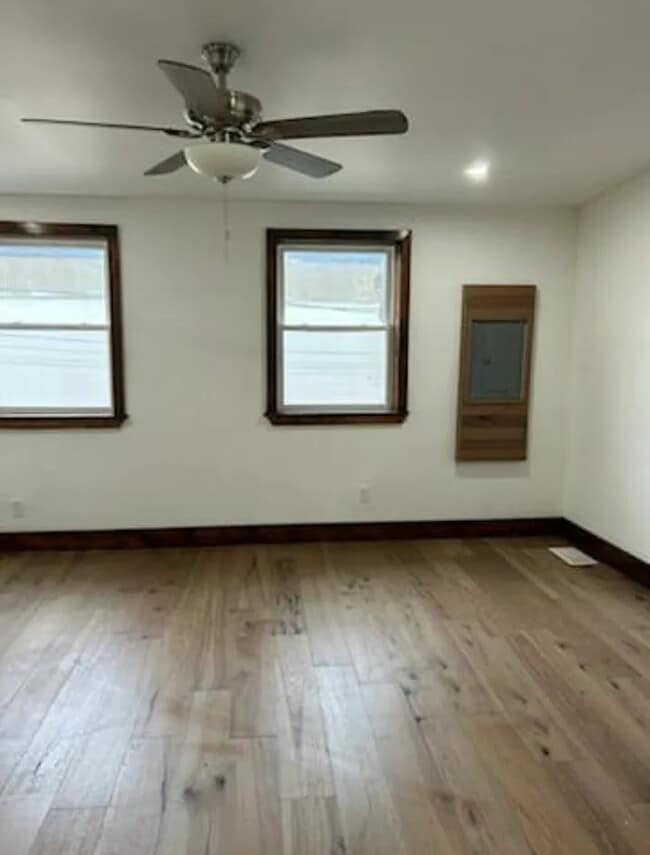 Photo - 85 Abbott Rd Unit Upper - Left