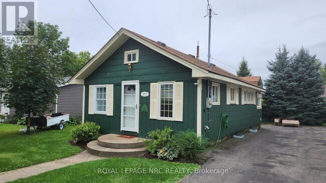 Photo - 215 Devon Pl