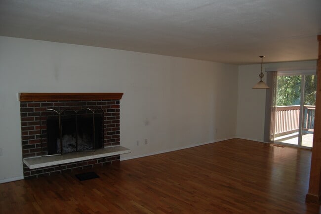 Photo - 13310 NE 74th St