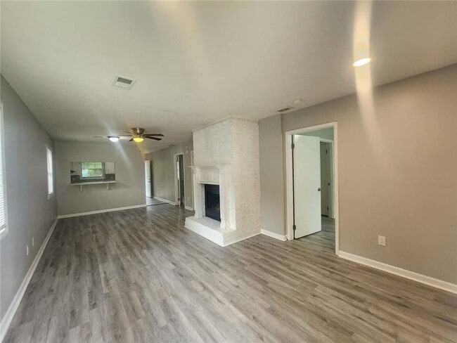 1168 Pinedale Cir NW
