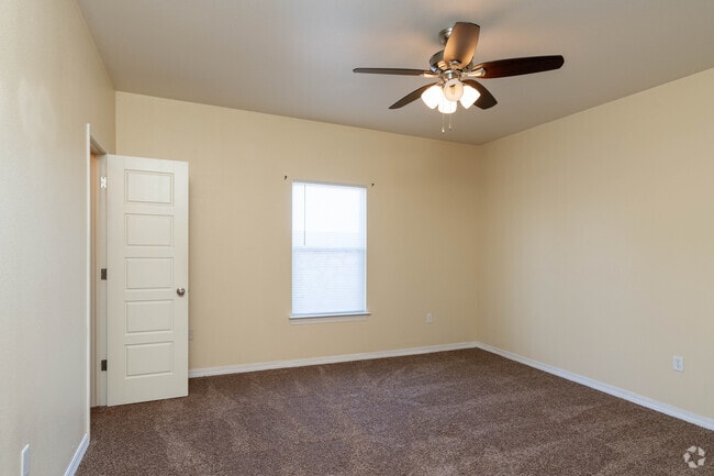 2BR, 2BA - 1020SF