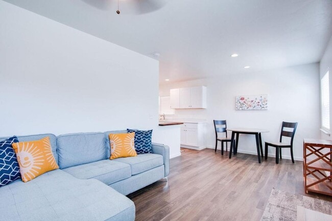 Photo - 933 Hackberry Ave