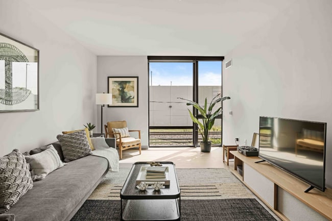 Photo - 2151 N Elston Ave