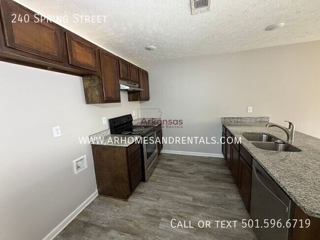 Photo - 240 Spring St