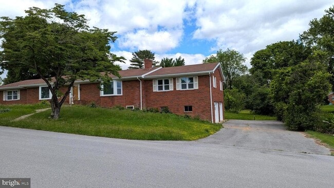 Building Photo - 19714 Scott Hill Dr