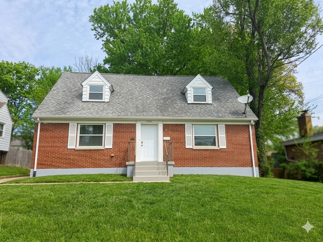 Building Photo - 5568 Raceview Ave