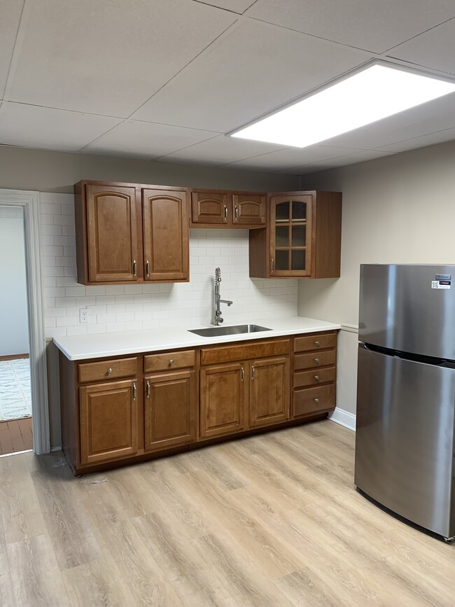 Building Photo - 7 W Main St Unit A Rental