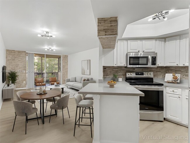 Building Photo - 8343 Lake Dr Unit 205