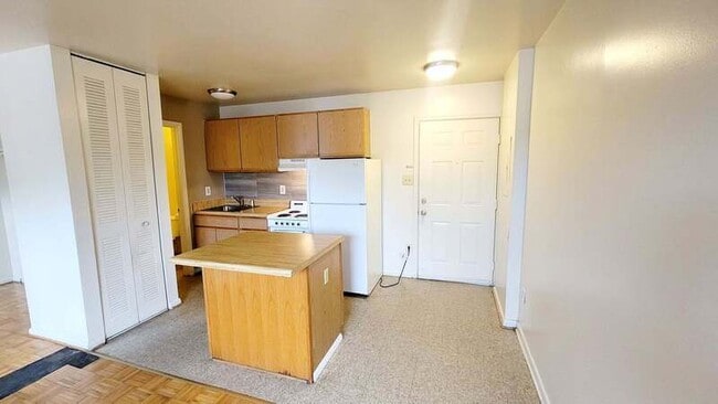 Photo - 1812 Williamsburg Rd Unit 9