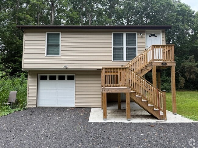 Building Photo - Cozy, Newly Renovated 2-Bed Retreat on Geo... Rental