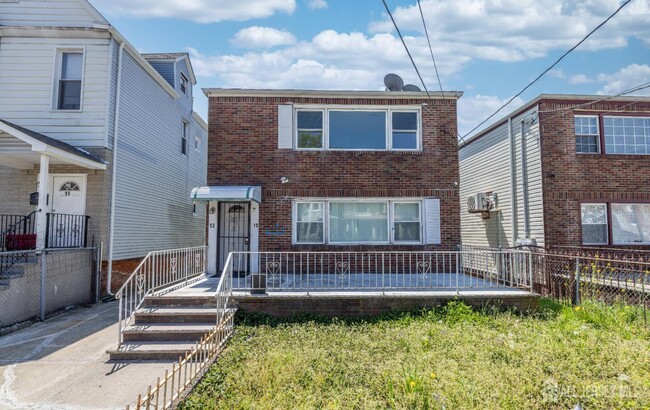 Photo - 13 Boyd Ave