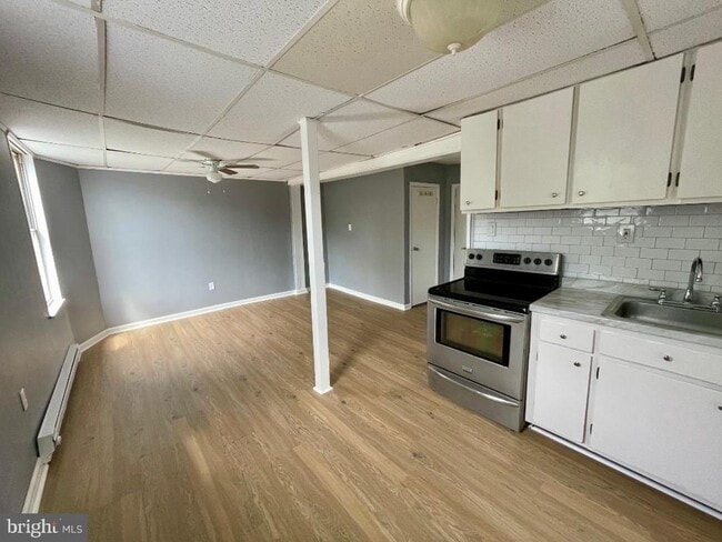 904-906 Main Ave