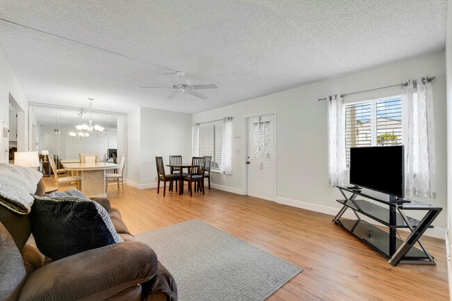 Photo - 5900 Whispering Pine Way Unit A-1