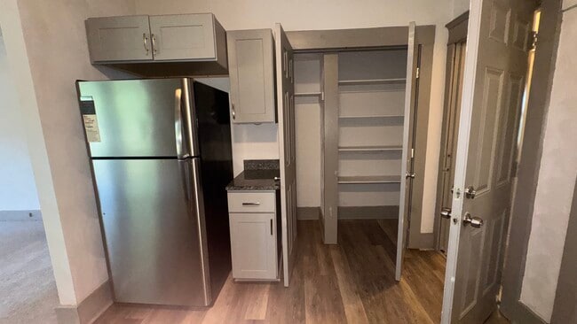 Photo - 409 W 27th St Unit B