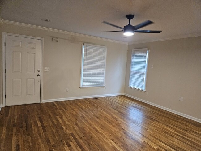 Photo - 907 11th Ave N