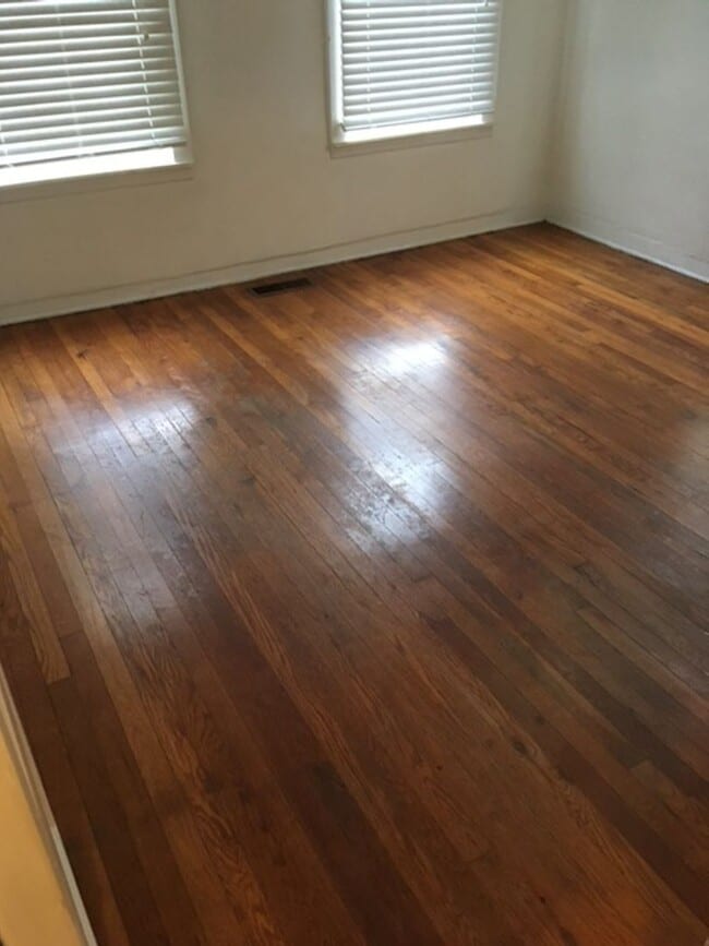 Photo - Adorable 3bdrm 1 bath bungalow in central midtown location, "Circle Beautiful" subdivision.