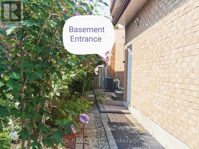 Photo - 84 Adrian Crescent