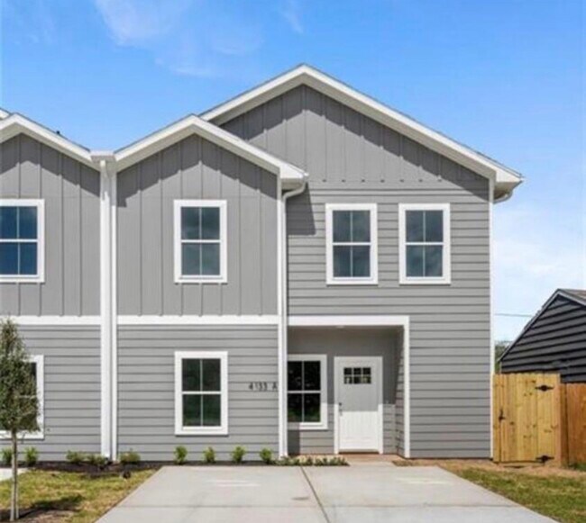 Building Photo - 4133 Clover St